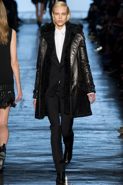 Look 5